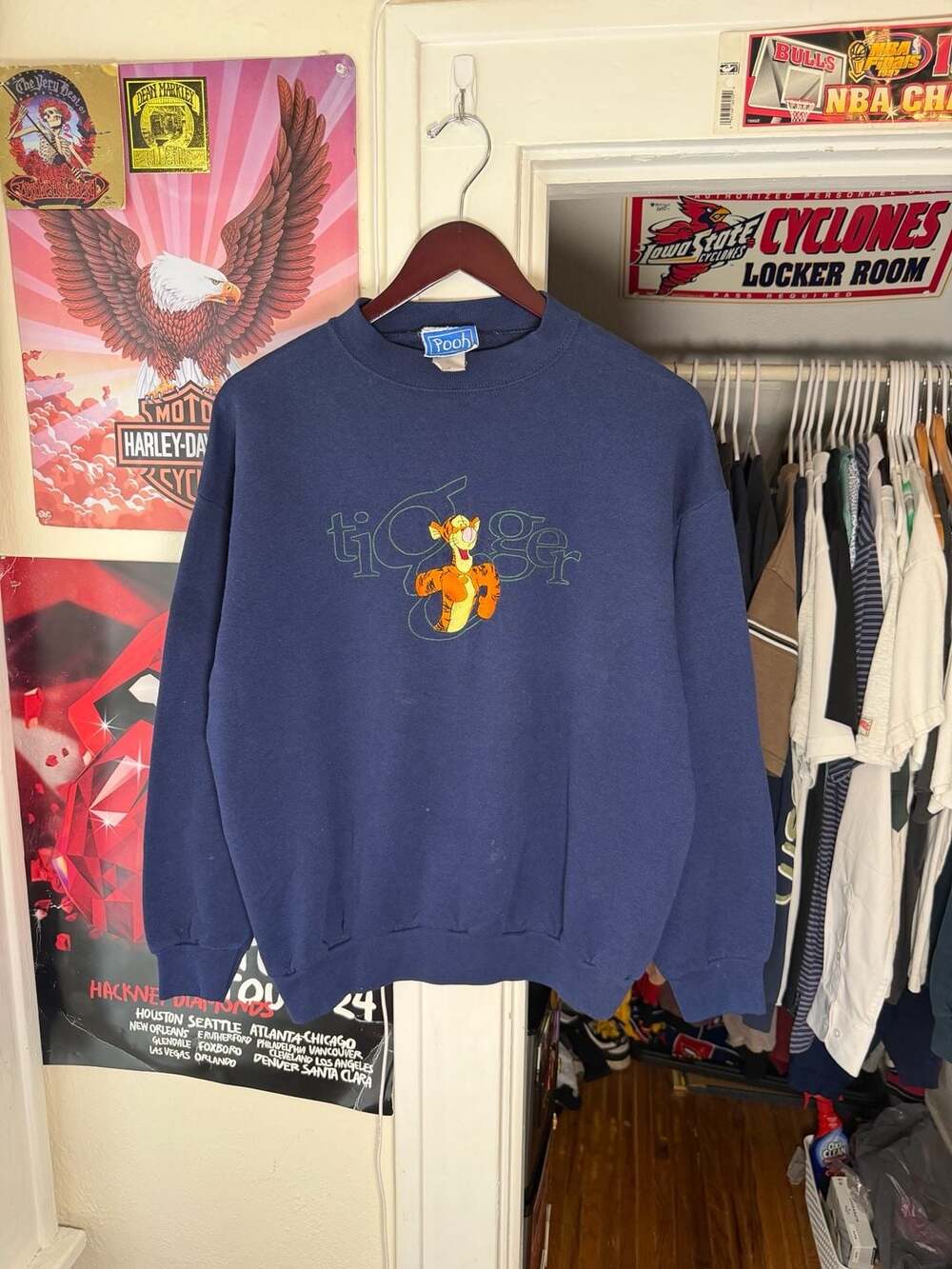 Vintage 90s Tigger Winnie the Pooh Cartoon Embroidered Crewneck Sweatshirt